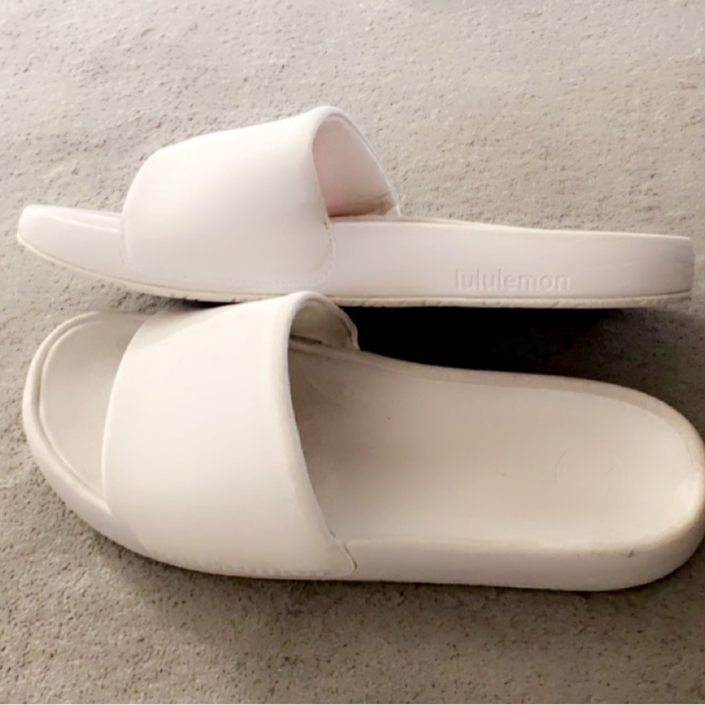Lululemon Women’s White Restfeel Slides